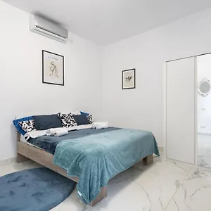 Blue-line-apartment-unirii Bucureşti